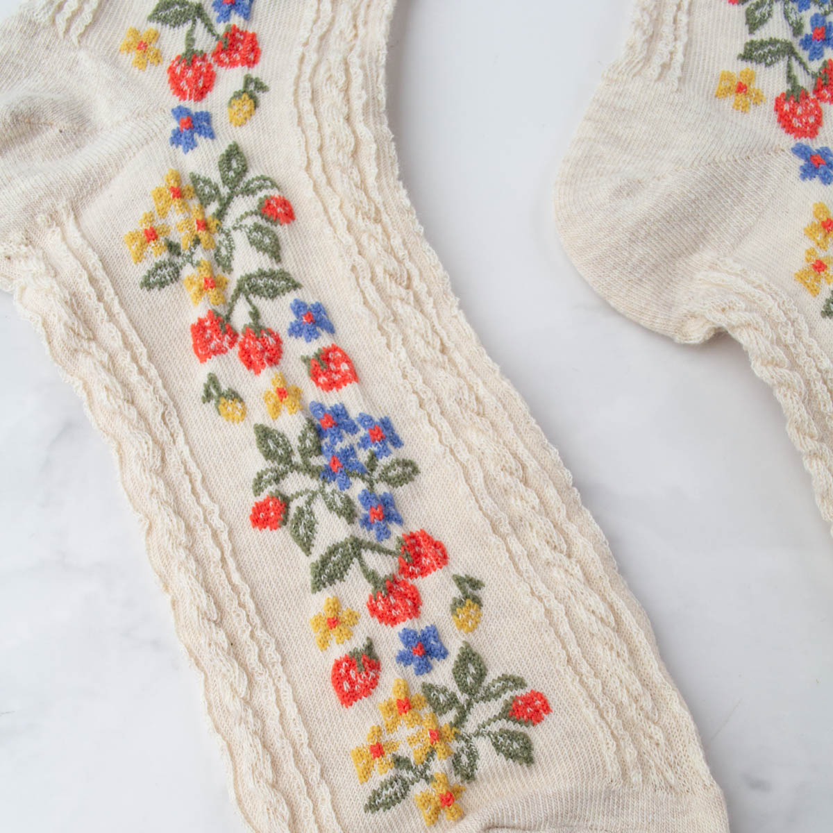 Vintage Strawberry Socks