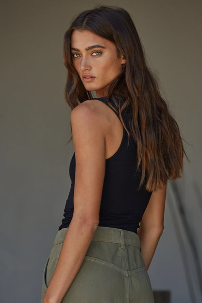Double layered seamless tank top, sleeveless scoop neck in black